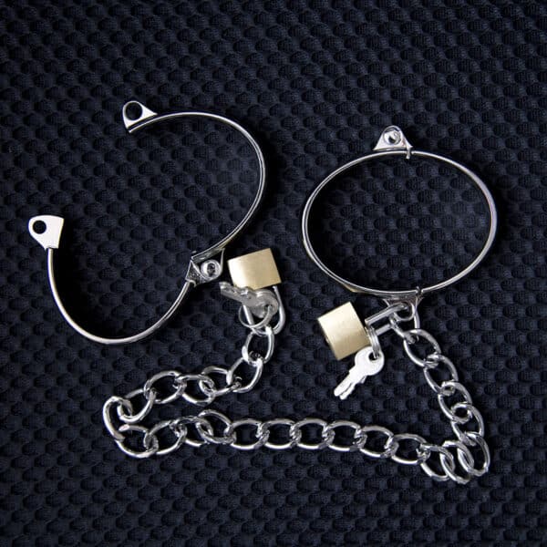 small-metal-handcuffs-or-ankle-cuffs-55-x-45cm-Limassol-sexshop small-metal-handcuffs-or-ankle-cuffs-55-x-45cm-Limassol-sexshop