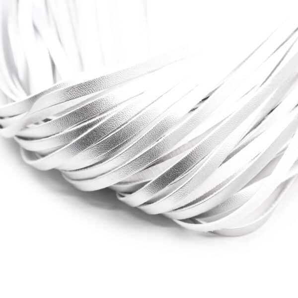 white-bdsm-bondage-flogger-with-diamond-handle-55-cm-Paphos-sexshop white-bdsm-bondage-flogger-with-diamond-handle-55-cm-Paphos-sexshop