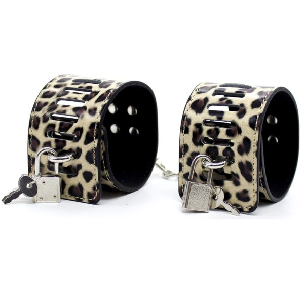 16117-leopard-master-and-slave-bondage-set-with-8-toys-sexshop-CY 16117-leopard-master-and-slave-bondage-set-with-8-toys-sexshop-CY
