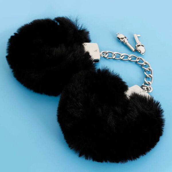 22995-naughty-toys-silver-plated-heavy-handcuffs-with-black-furry-sexshop-Ayia-Napa 22995-naughty-toys-silver-plated-heavy-handcuffs-with-black-furry-sexshop-Ayia-Napa