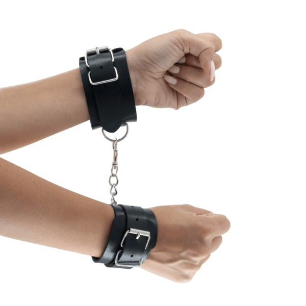 toybox-french-love-bdsm-set-with-8-toys-hand-cuffs toybox-french-love-bdsm-set-with-8-toys-hand-cuffs
